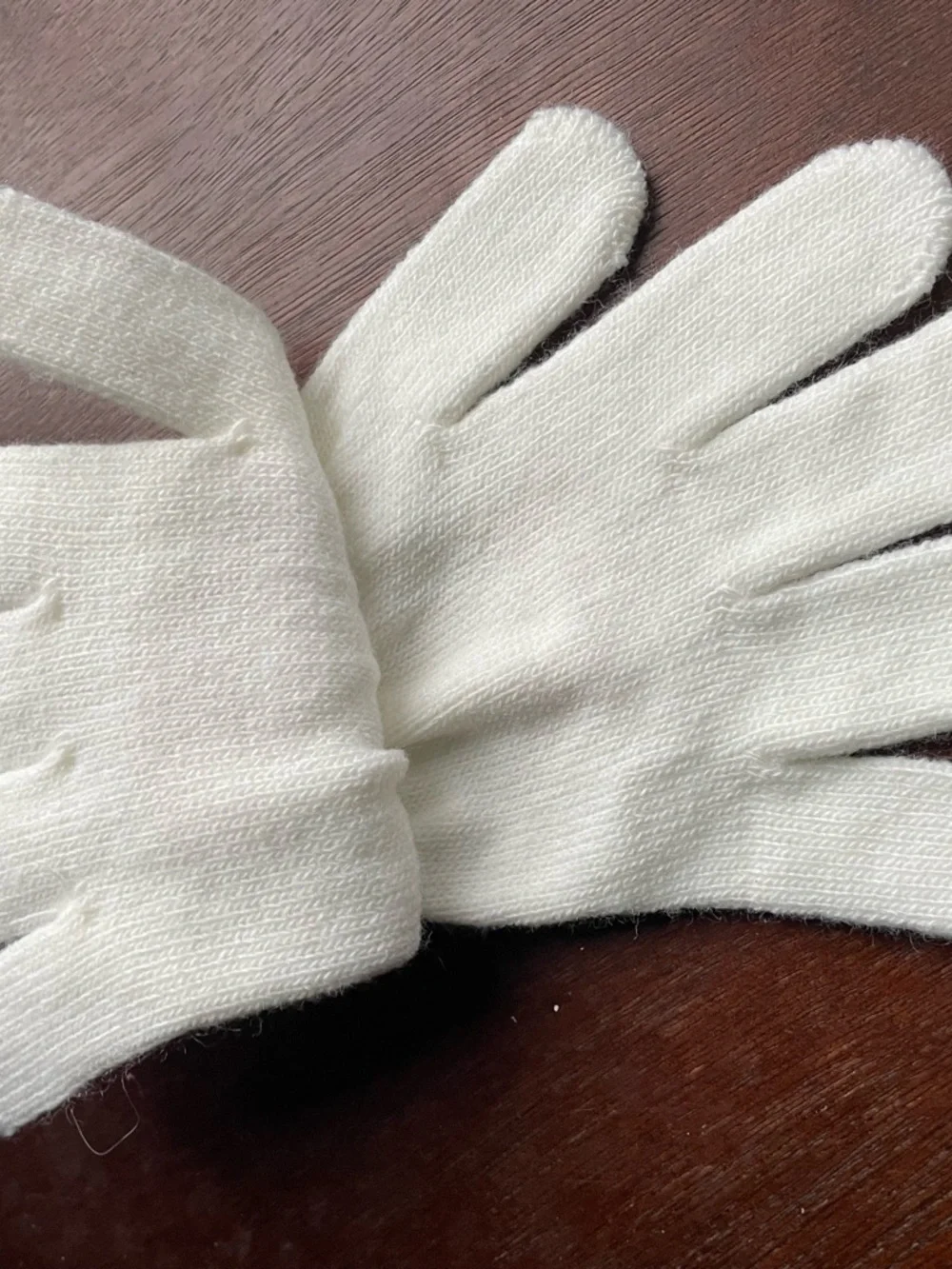 NHL Kids White Gloves with Red Detroit Red Wings Logo